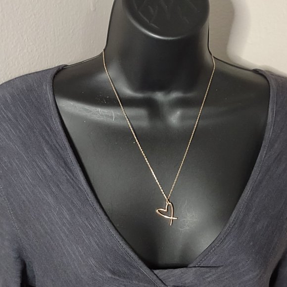 Cute Victoria's Secret Heart Pendant Necklace Adjustable 20 To 21.5 Inches Long - Picture 1 of 9
